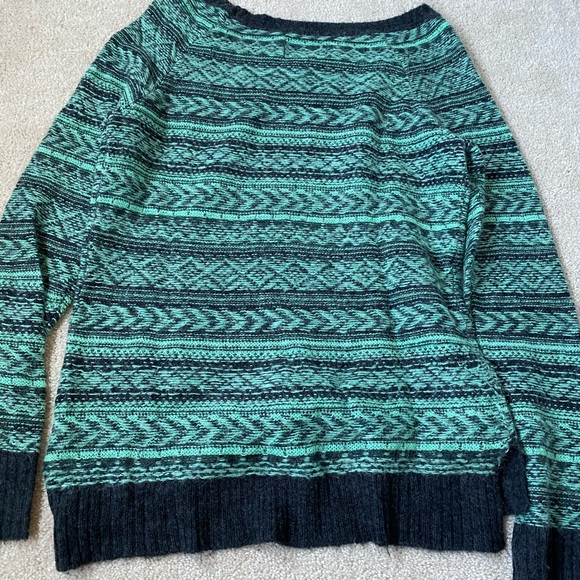 American eagle fuzzy sweater - Picture 3 of 3